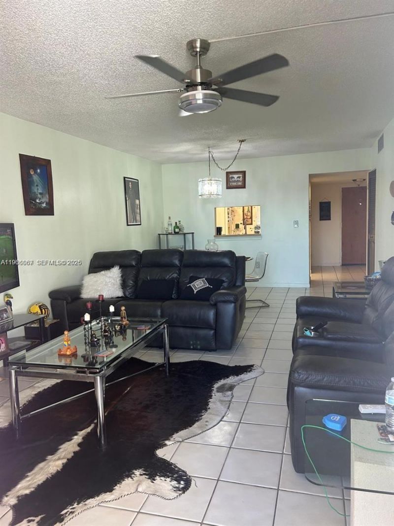 2840 Somerset Dr , Unit 400M, Lauderdale Lakes, FL 33311 Photo