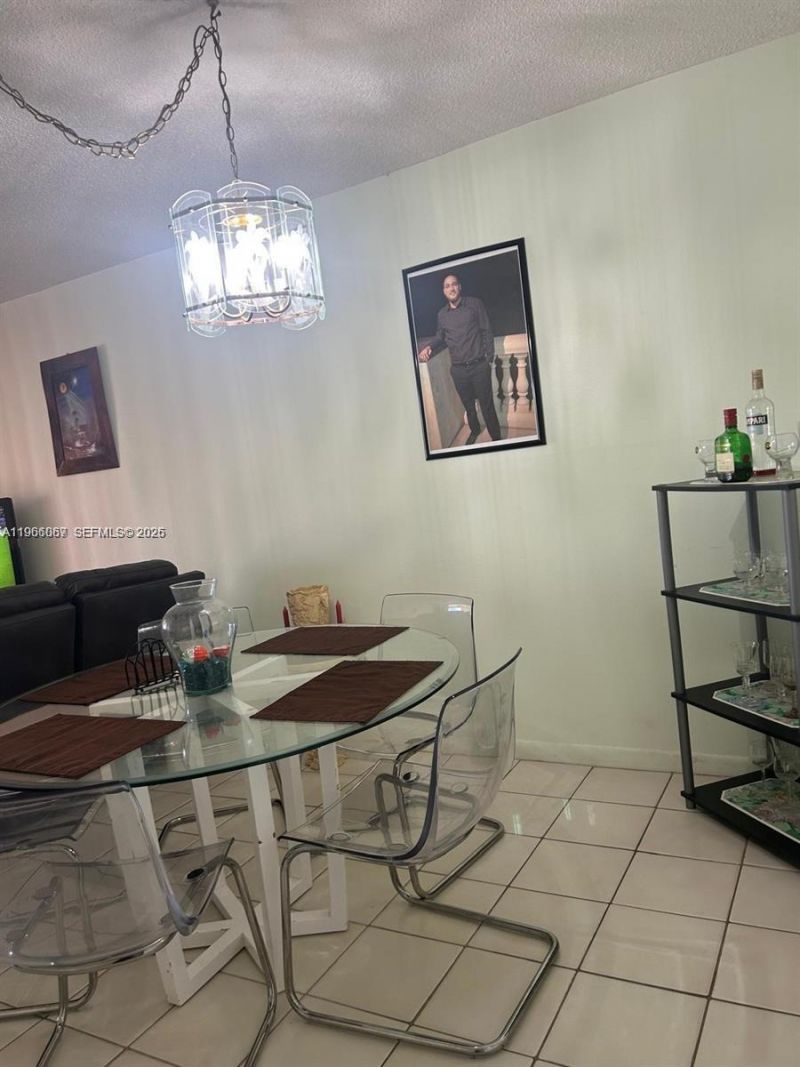 2840 Somerset Dr , Unit 400M, Lauderdale Lakes, FL 33311 Photo