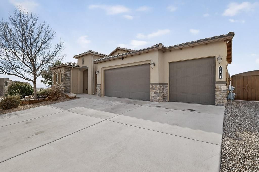 8931 S Sky Street Nw, Albuquerque, NM 87114 Main Photo