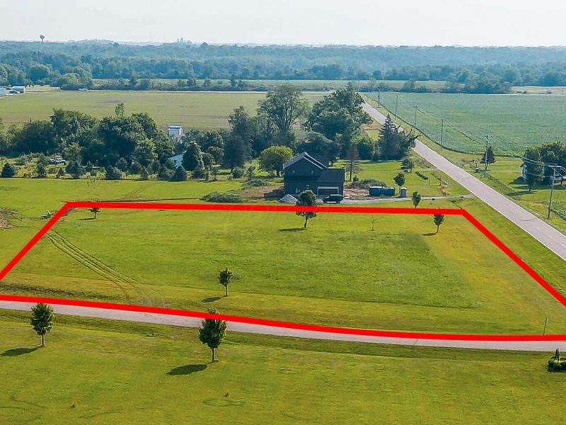 48 Deer Haven Court NE, Washington Court House, OH 43160 Photo 1