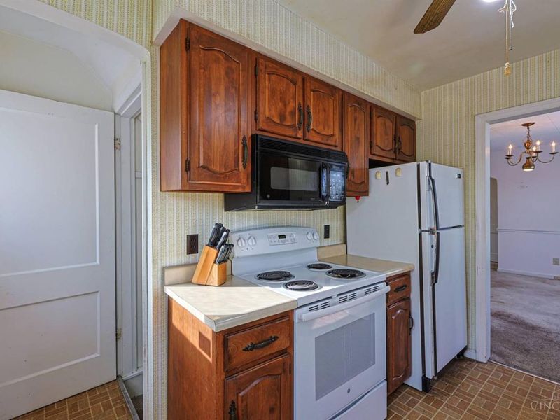 3990 Superior Avenue, Cincinnati, OH 45236 Photo 14