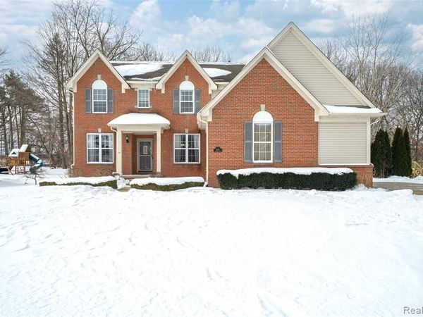 9623 Windsor Lane, Clarkston, MI 48348