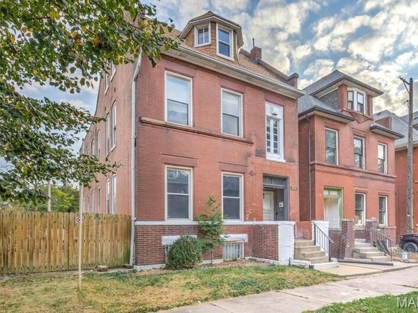 3616 Russell Boulevard , St Louis, MO 63110