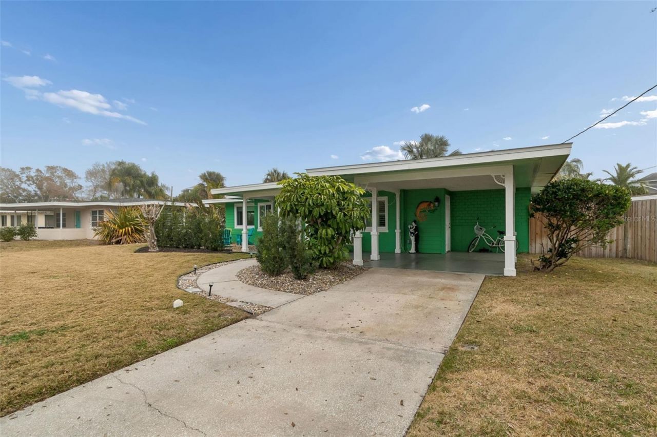 2427 Baywood Drive W, Dunedin, FL 34698 Photo