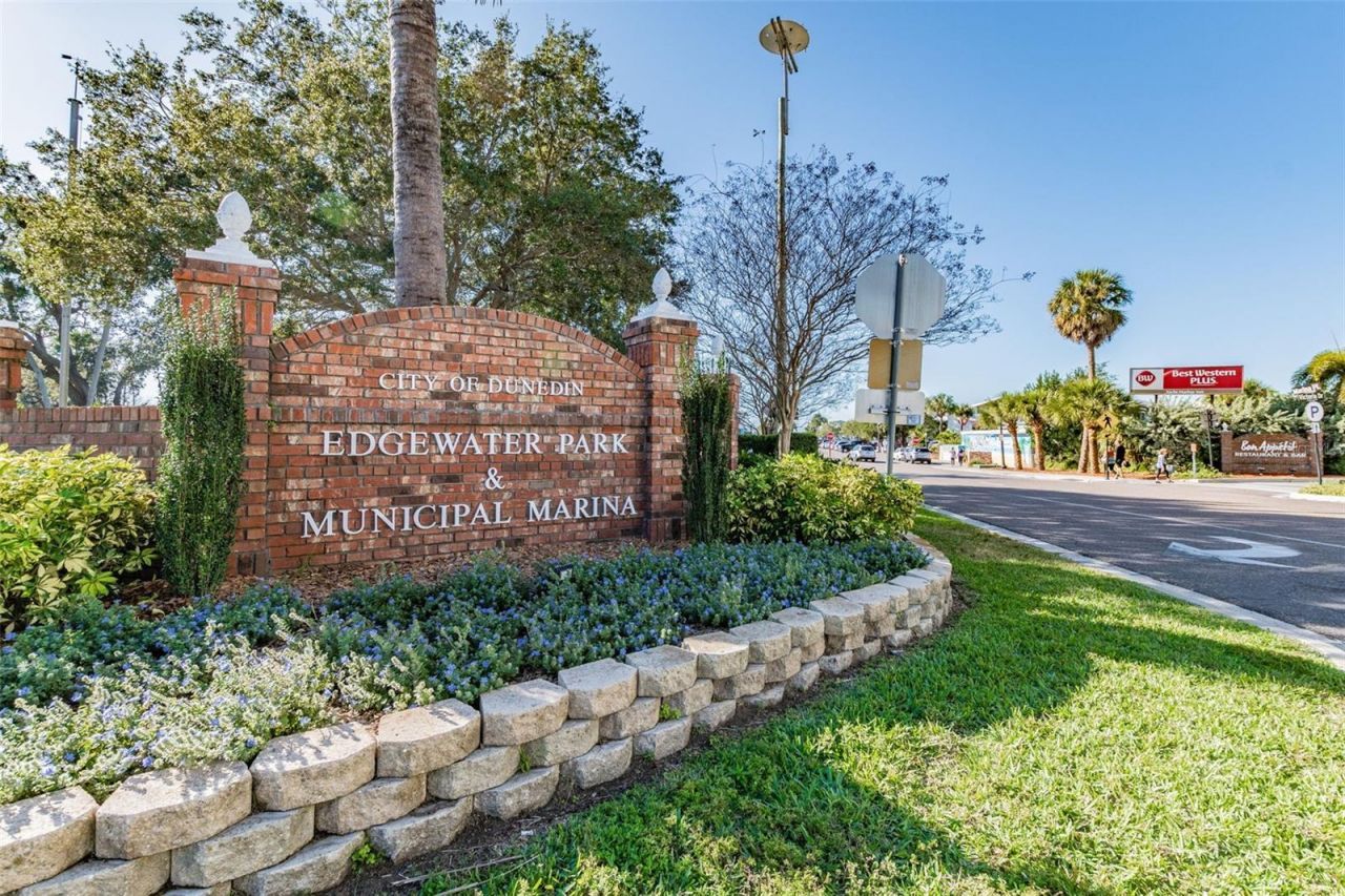 2427 Baywood Drive W, Dunedin, FL 34698 Photo