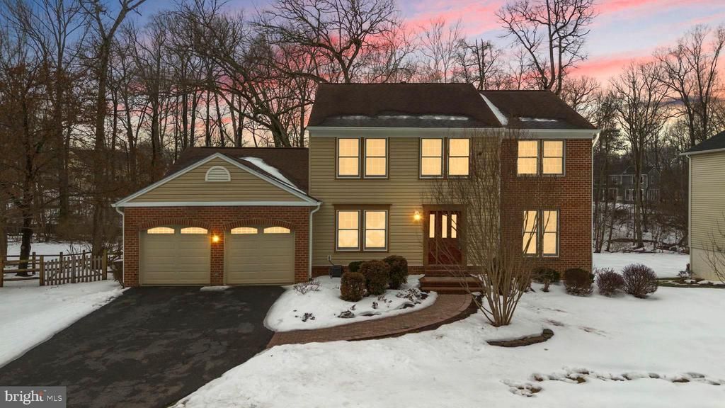 12017 Sugarland Valley Drive, Herndon, VA 20170 Main Photo