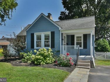 6 GROVE AVENUE, FLOURTOWN, PA 19031