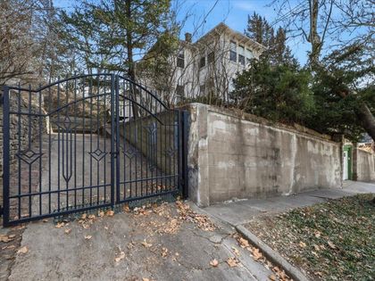 103 S 3RD Street Council Bluffs, IA 51503