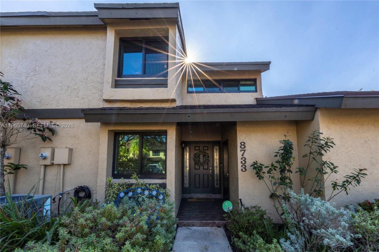 8733 Cleary Blvd, Plantation, FL 33324 Photo