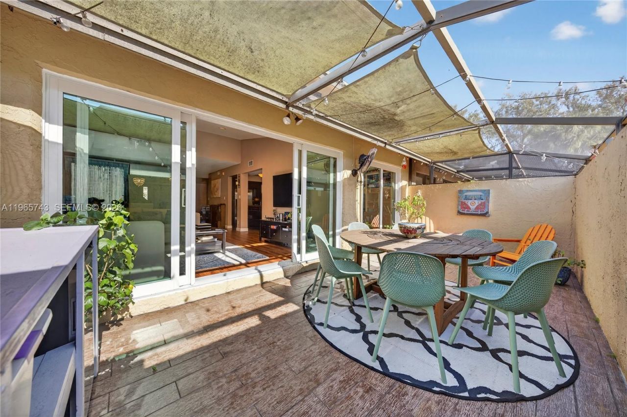 8733 Cleary Blvd, Plantation, FL 33324 Photo