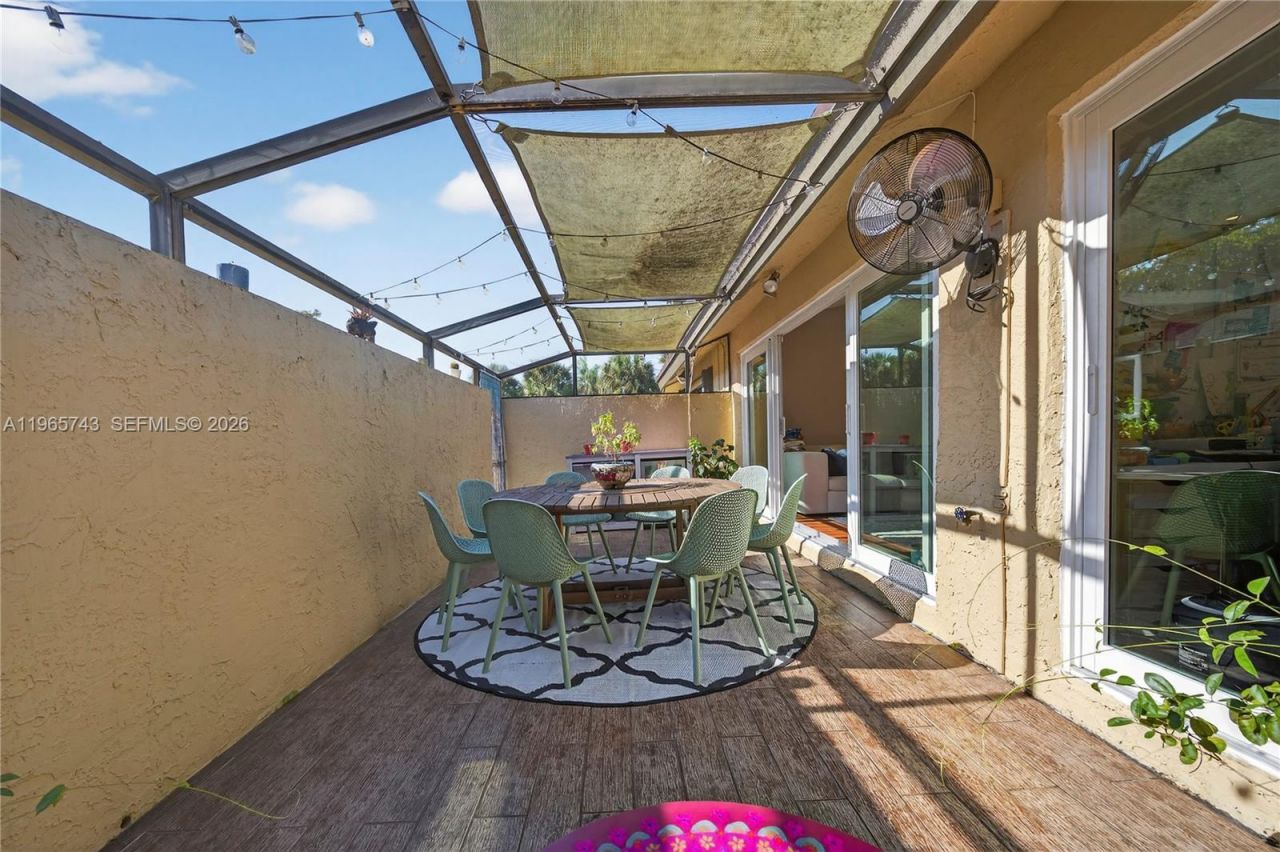 8733 Cleary Blvd, Plantation, FL 33324 Photo