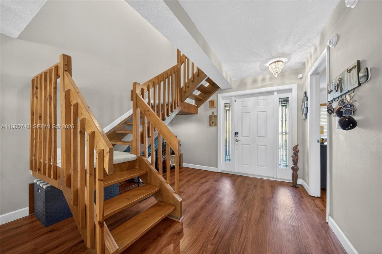 8733 Cleary Blvd, Plantation, FL 33324 Photo