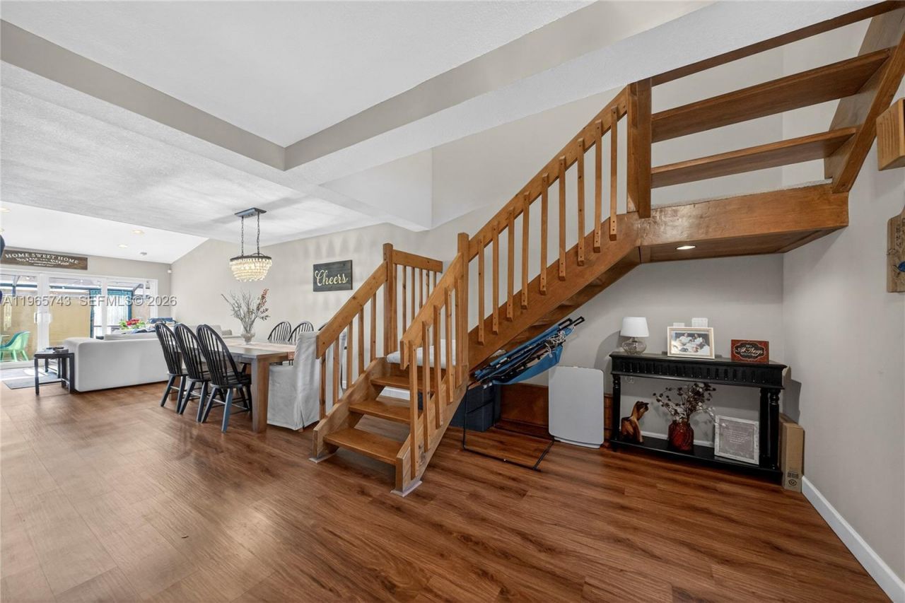 8733 Cleary Blvd, Plantation, FL 33324 Photo