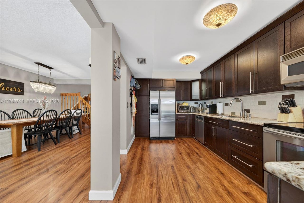 8733 Cleary Blvd, Plantation, FL 33324 Photo