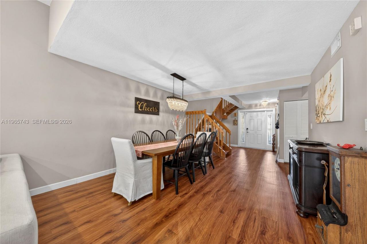 8733 Cleary Blvd, Plantation, FL 33324 Photo