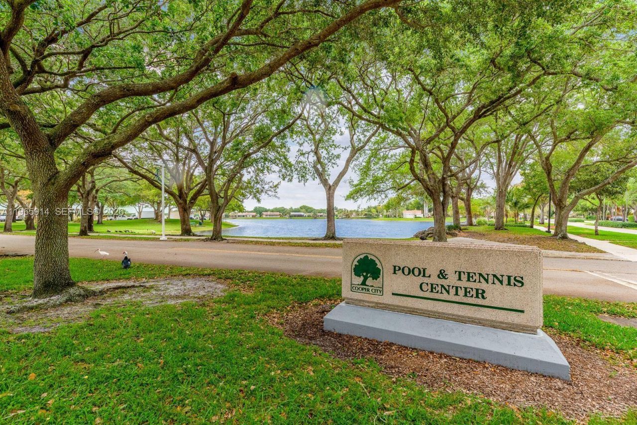 6 Chestnut Cir, Cooper City, FL 33026 Photo