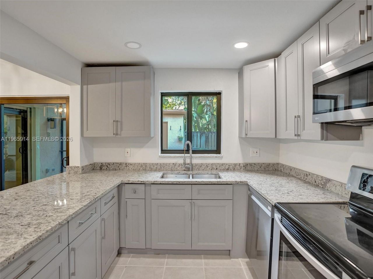6 Chestnut Cir, Cooper City, FL 33026 Photo