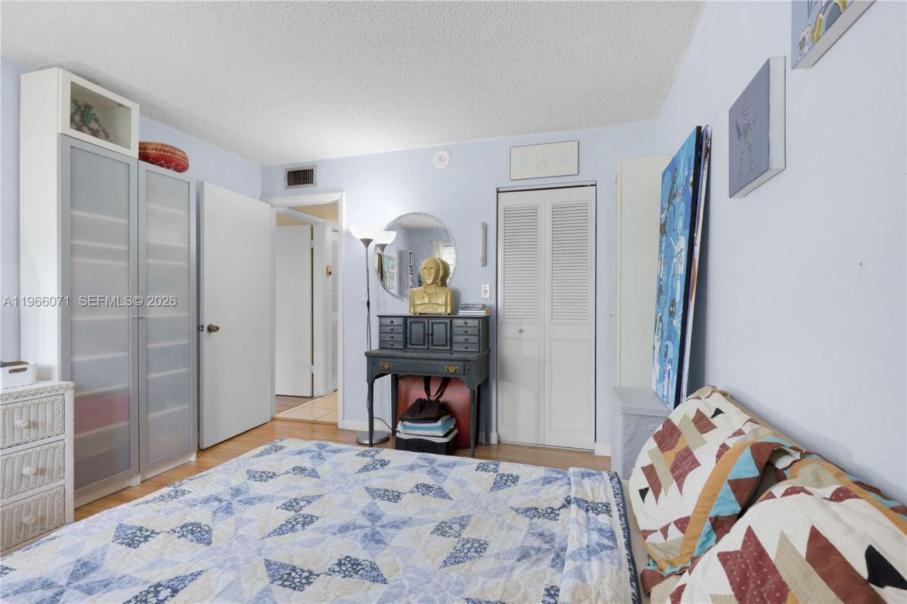 325 NW 72nd Ave, Unit 308, Miami, FL 33126 Photo