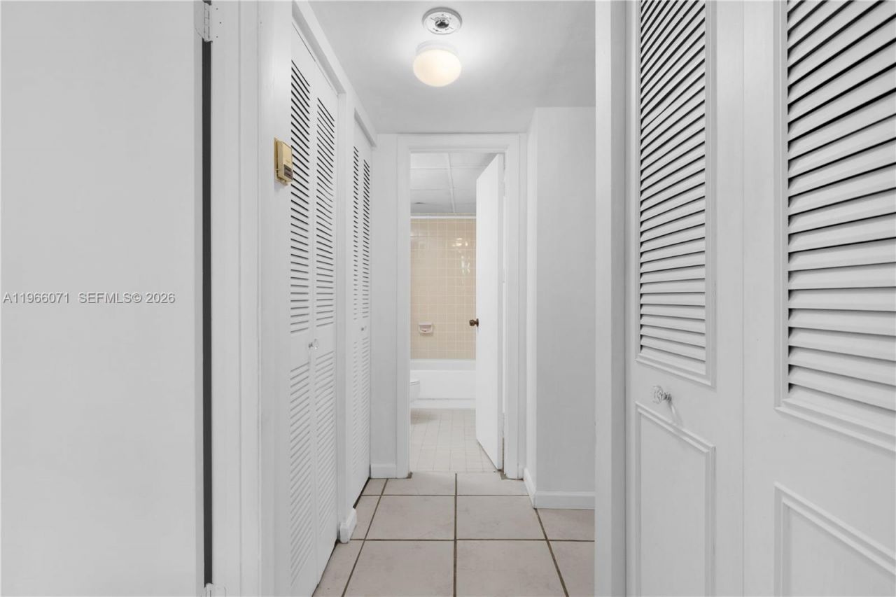 325 NW 72nd Ave, Unit 308, Miami, FL 33126 Photo