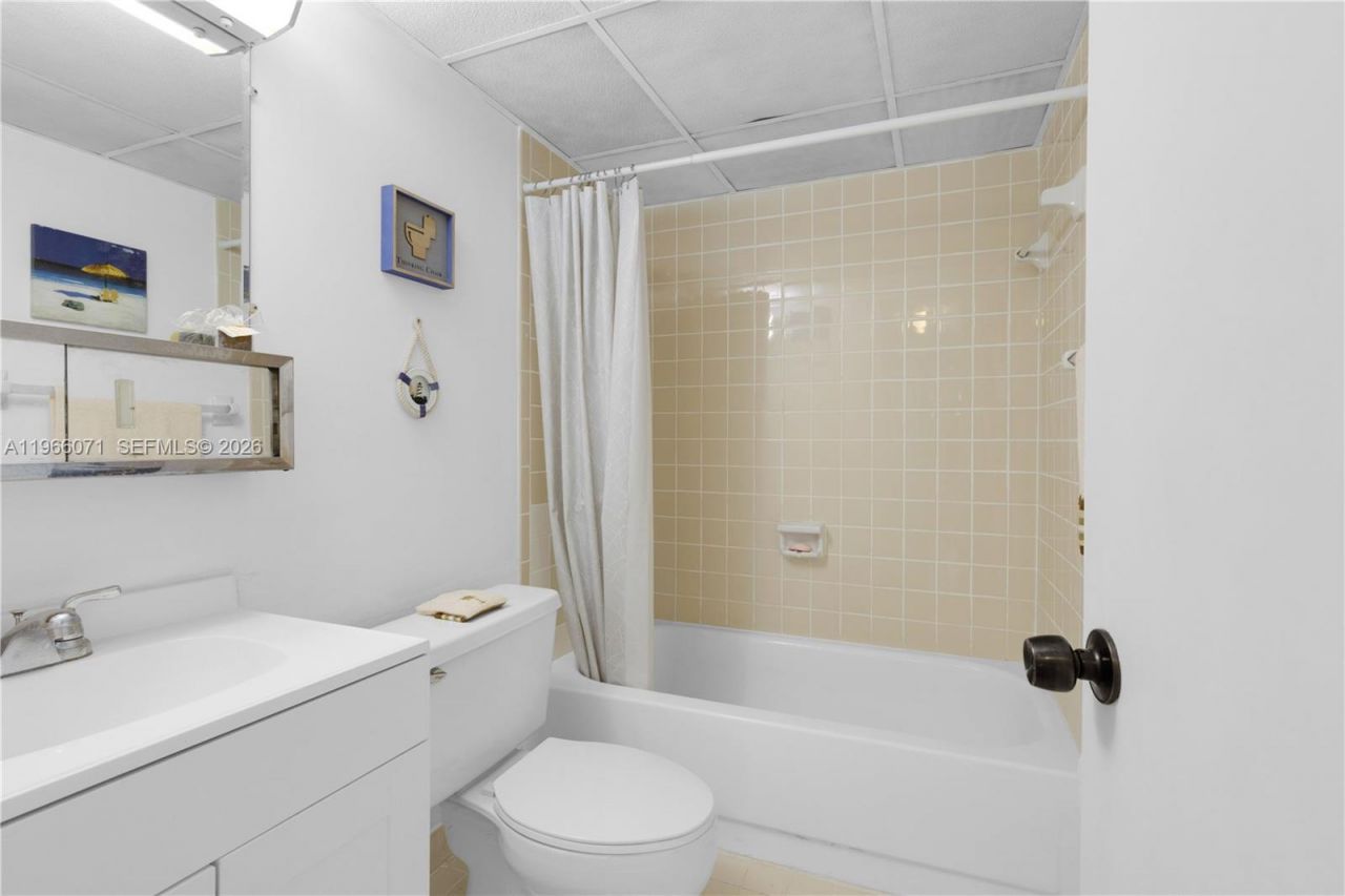 325 NW 72nd Ave, Unit 308, Miami, FL 33126 Photo