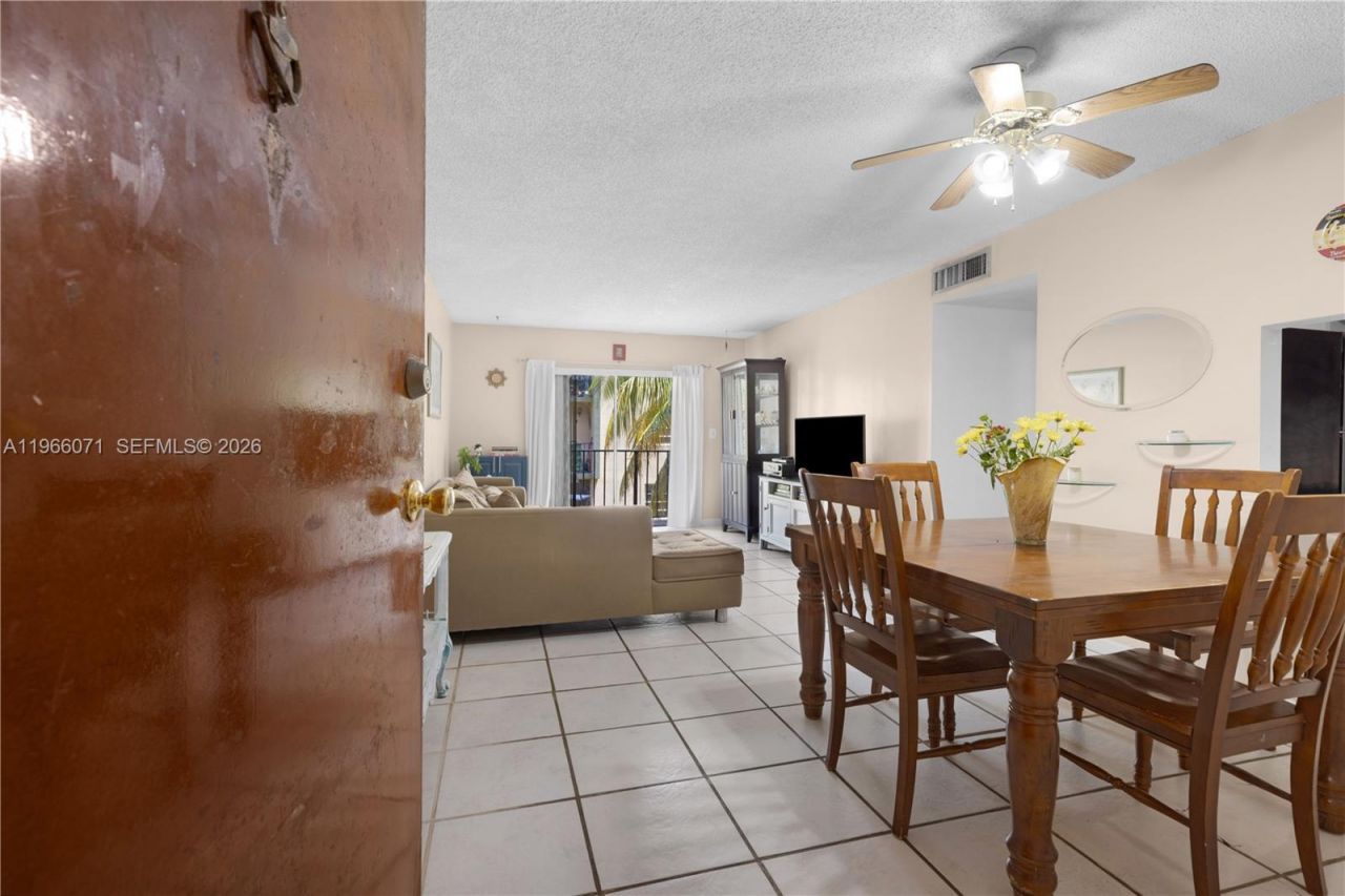 325 NW 72nd Ave, Unit 308, Miami, FL 33126 Photo