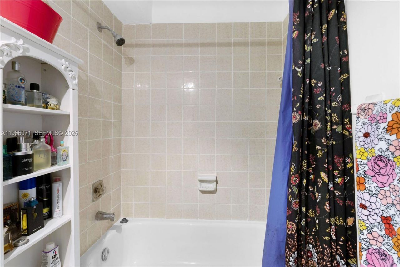 325 NW 72nd Ave, Unit 308, Miami, FL 33126 Photo