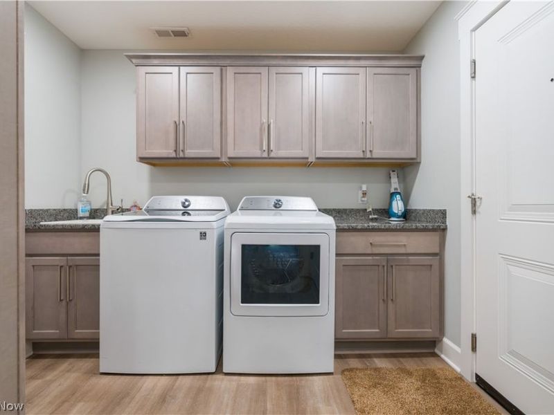 3542 Red Tail Circle NW, Canton, OH 44708 Photo 12