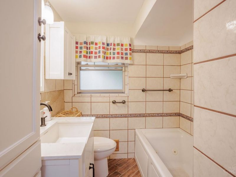 6705 Elwynne Drive, Silverton, OH 45236 Photo 23