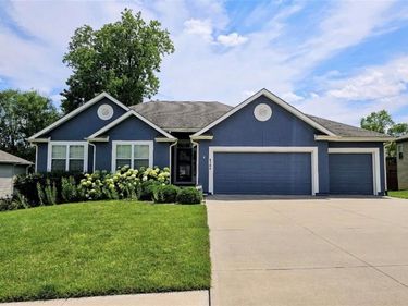 4704 Donnelly Drive, St Joseph, MO 64506