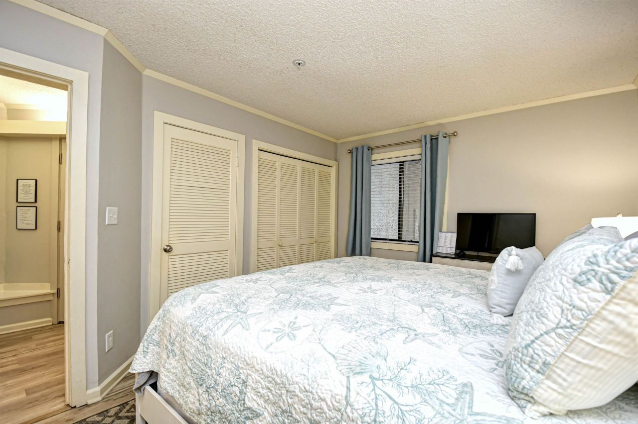 415 Ocean Creek Dr.  Photo 23