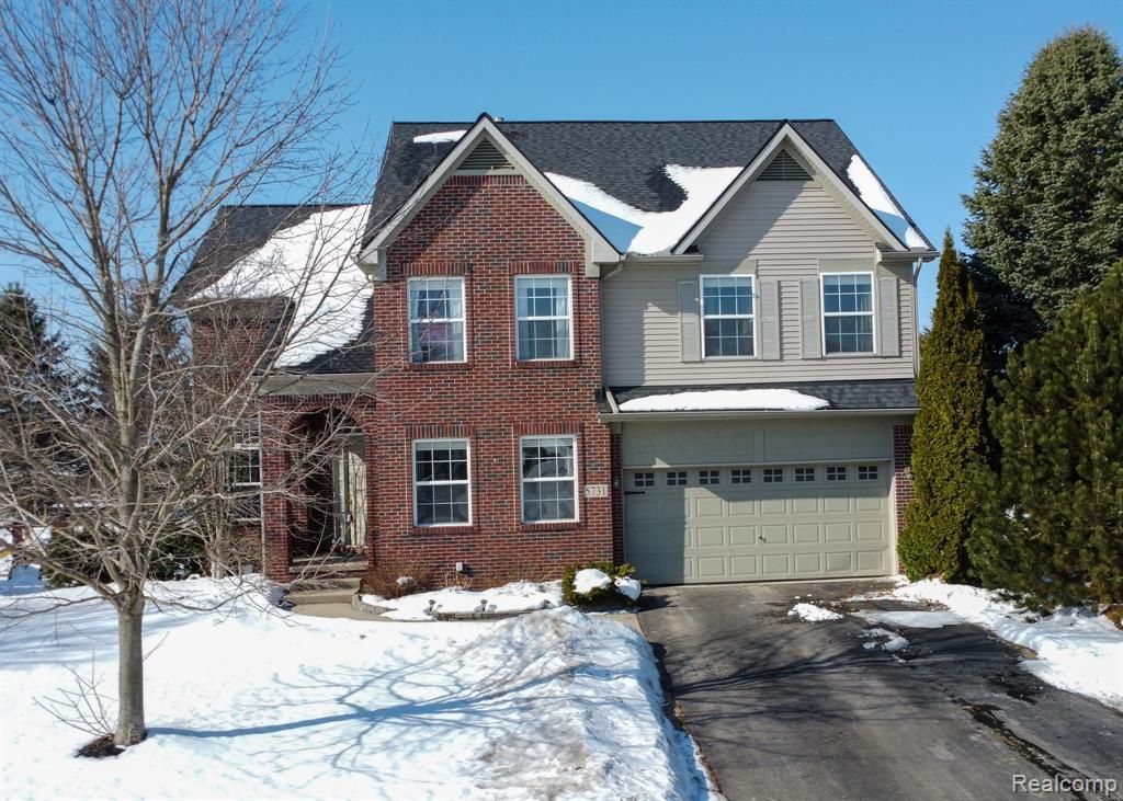 5731 Bingham Drive, Commerce Township, MI 48382 Main Photo