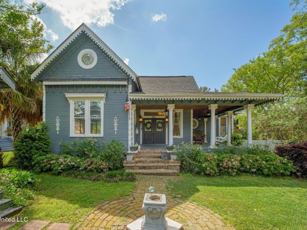 303 Walnut Street, Hattiesburg, MS 39401