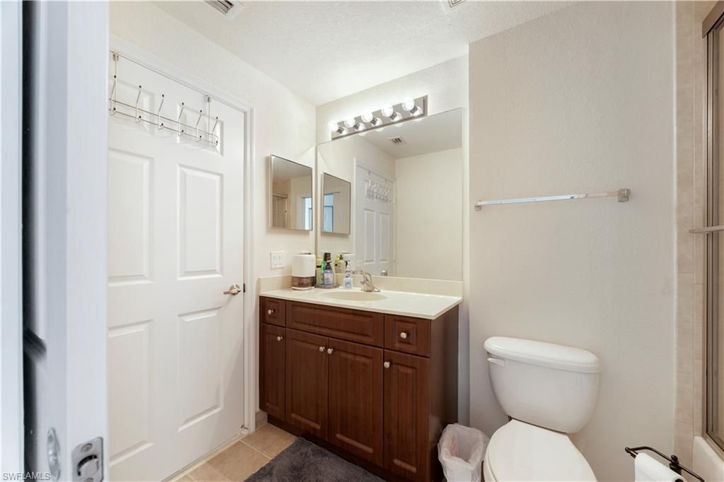 13180 Bella Casa Cir, Unit 166, Fort Myers, FL 33966 Photo