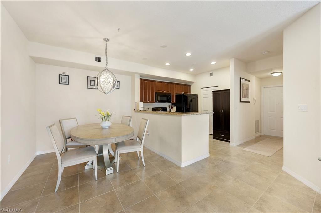 13180 Bella Casa Cir, Unit 166, Fort Myers, FL 33966 Photo