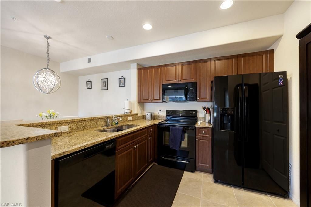 13180 Bella Casa Cir, Unit 166, Fort Myers, FL 33966 Photo