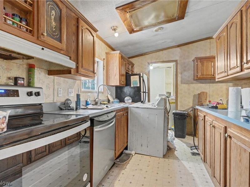 9672 Whippoorwill Road, Diamond, OH 44412 Photo 3