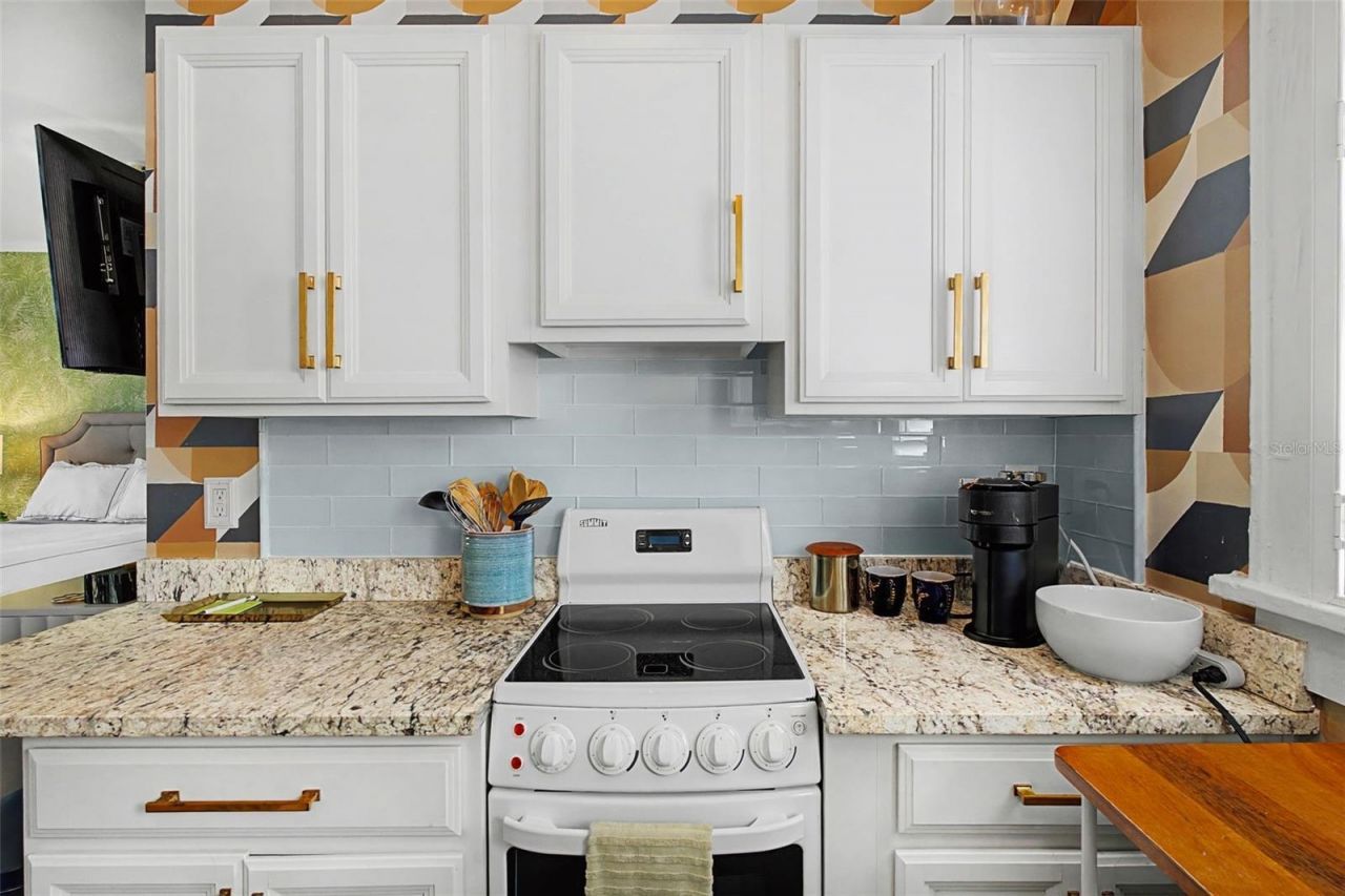 210 N 17th Street W, Unit 21, Bradenton, FL 34205 Photo