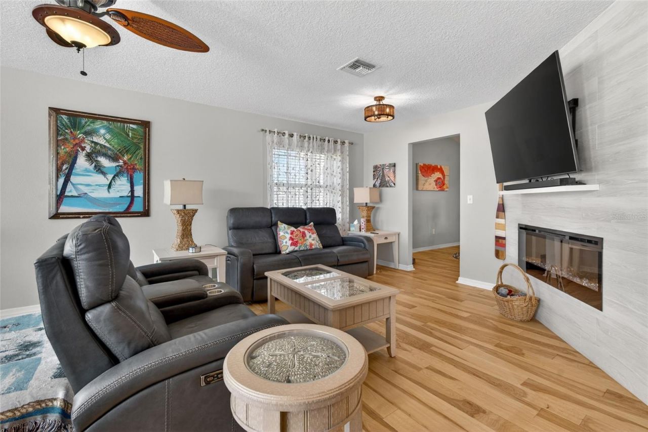 5118 Royal Oak Drive, Fruitland Park, FL 34731 Photo