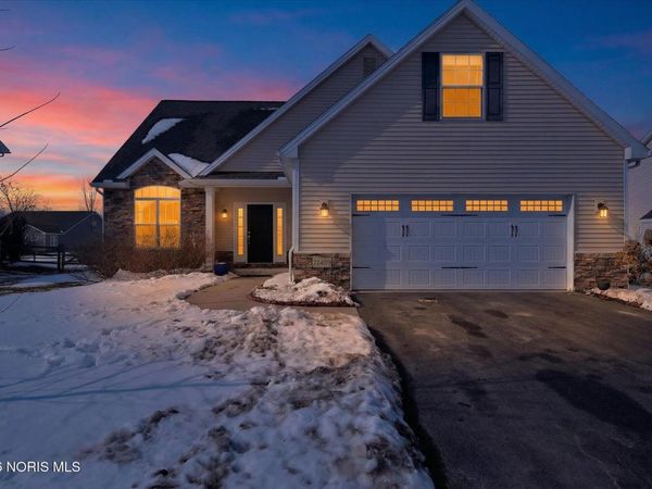 25425 Addington Court, Perrysburg, OH 43551