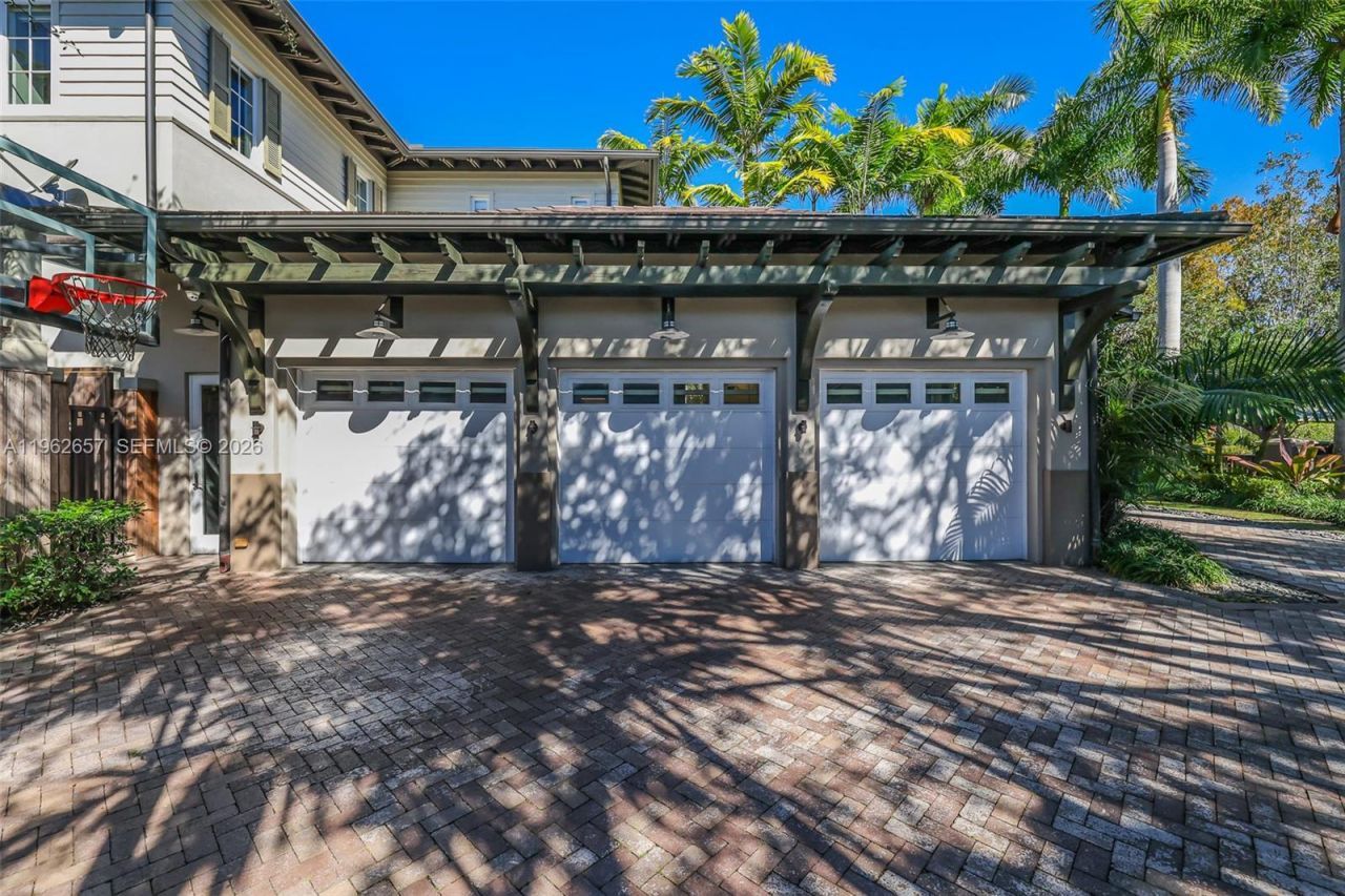 9320 Balada St , Coral Gables, FL 33156 Photo