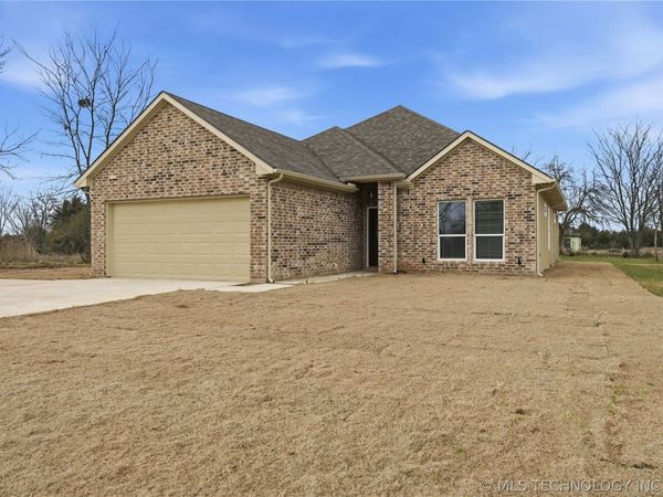 116 8th Avenue , Colbert, OK 74733