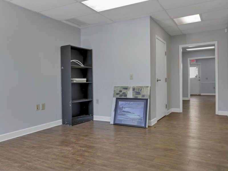 967 Worthington Woods Loop Road, Columbus, OH 43085 Photo 2