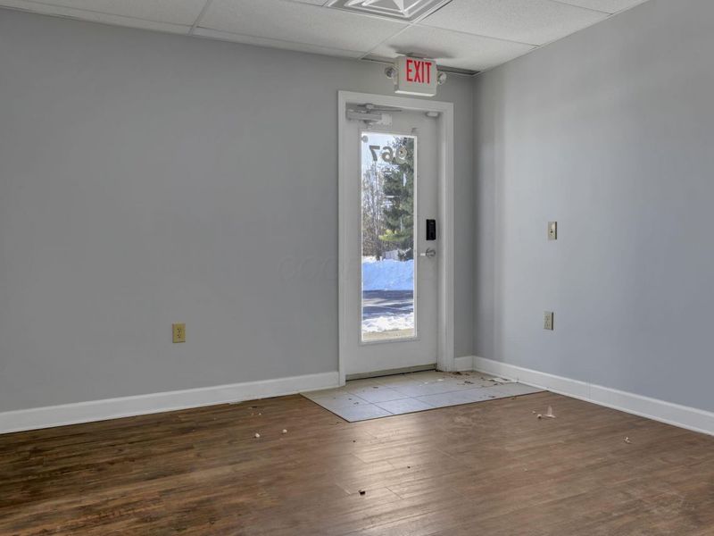 967 Worthington Woods Loop Road, Columbus, OH 43085 Photo 3