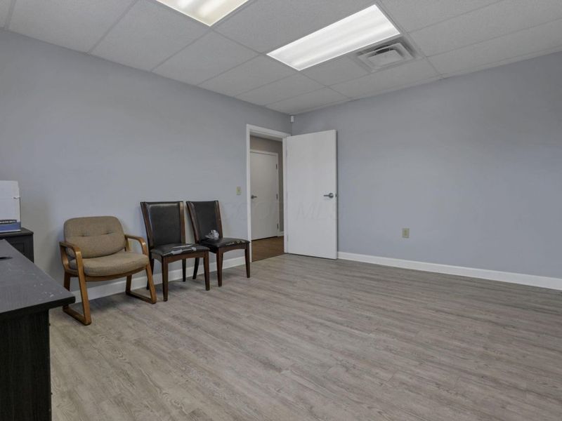 967 Worthington Woods Loop Road, Columbus, OH 43085 Photo 5