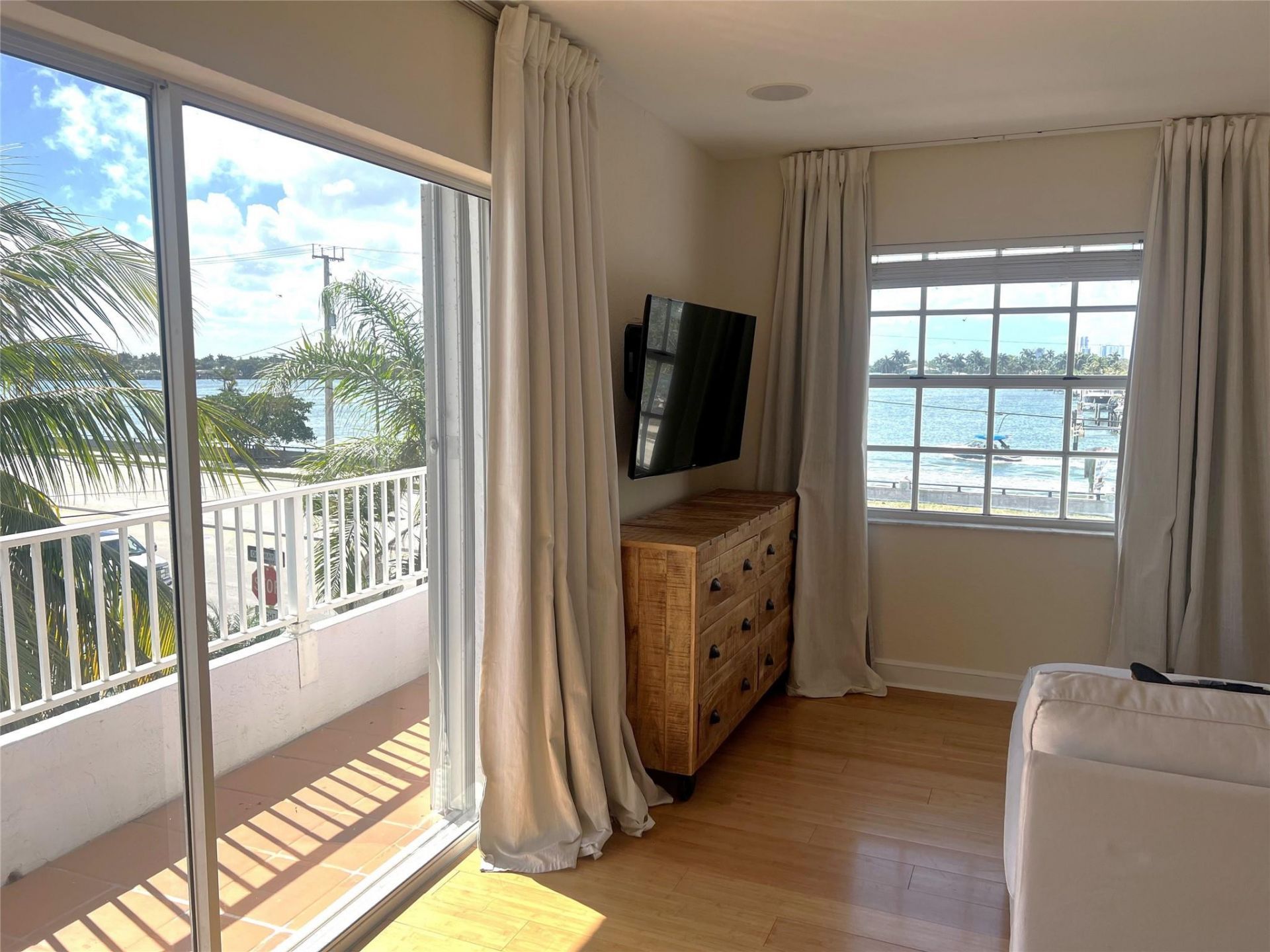 355 Virginia Street, Hollywood, FL 33019 Photo