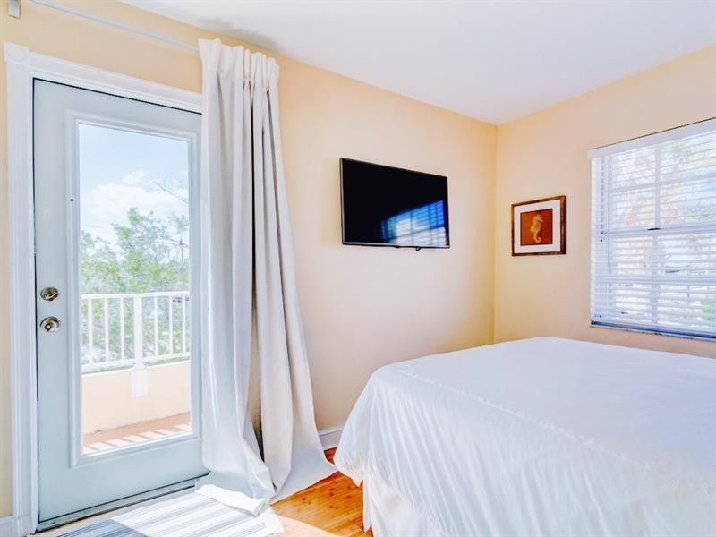 355 Virginia Street, Hollywood, FL 33019 Photo