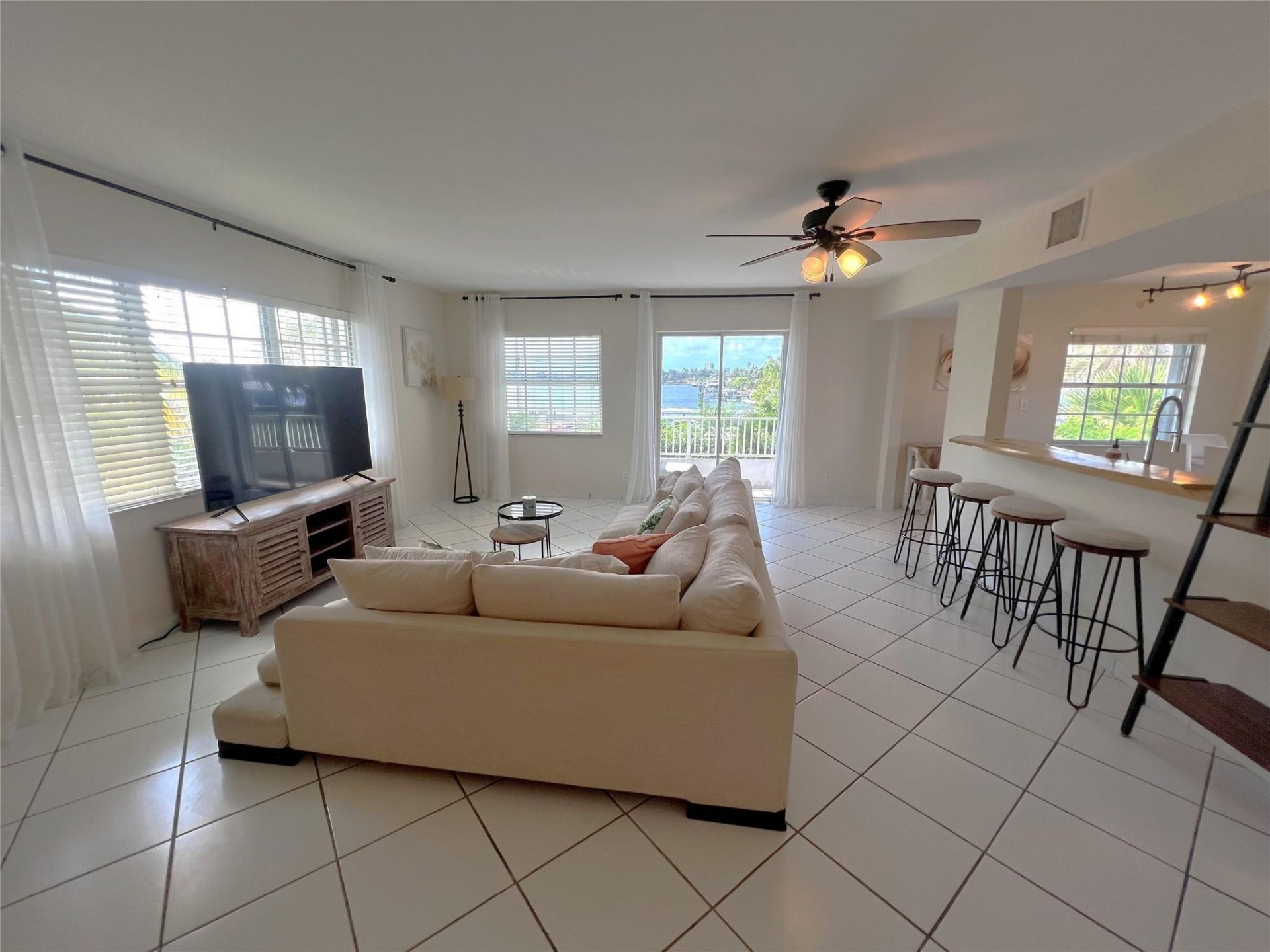 355 Virginia Street, Hollywood, FL 33019 Photo