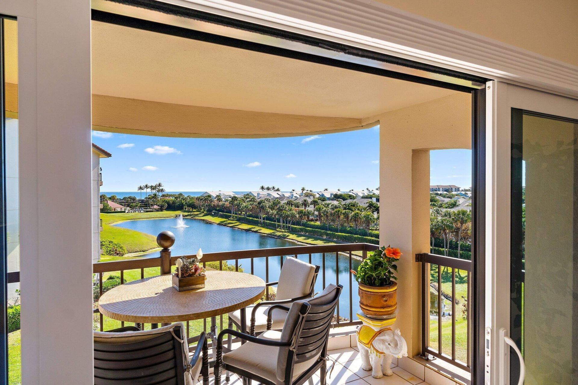 401 Ocean Bluffs Boulevard, Unit 402, Jupiter, FL 33477 Photo