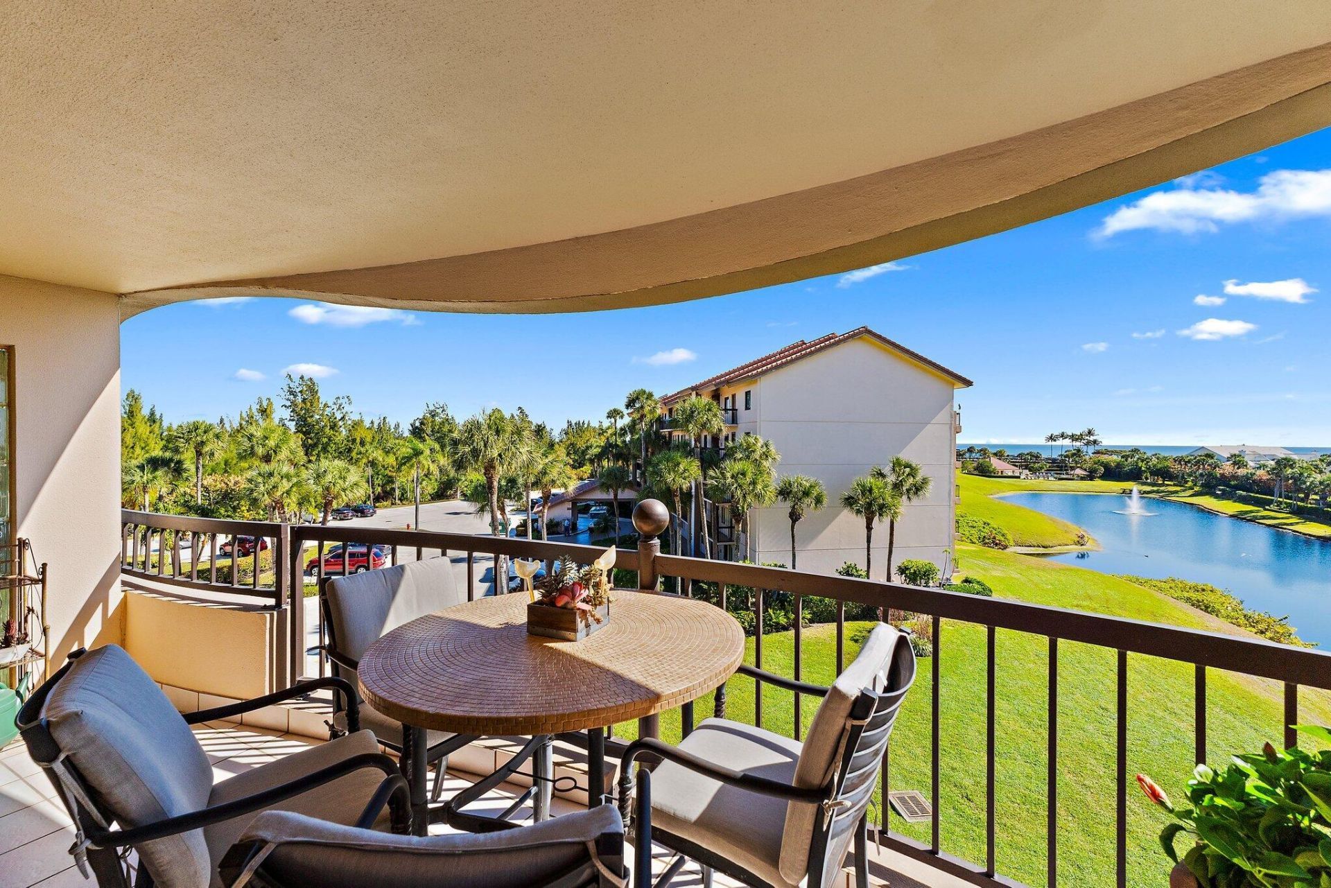 401 Ocean Bluffs Boulevard, Unit 402, Jupiter, FL 33477 Photo