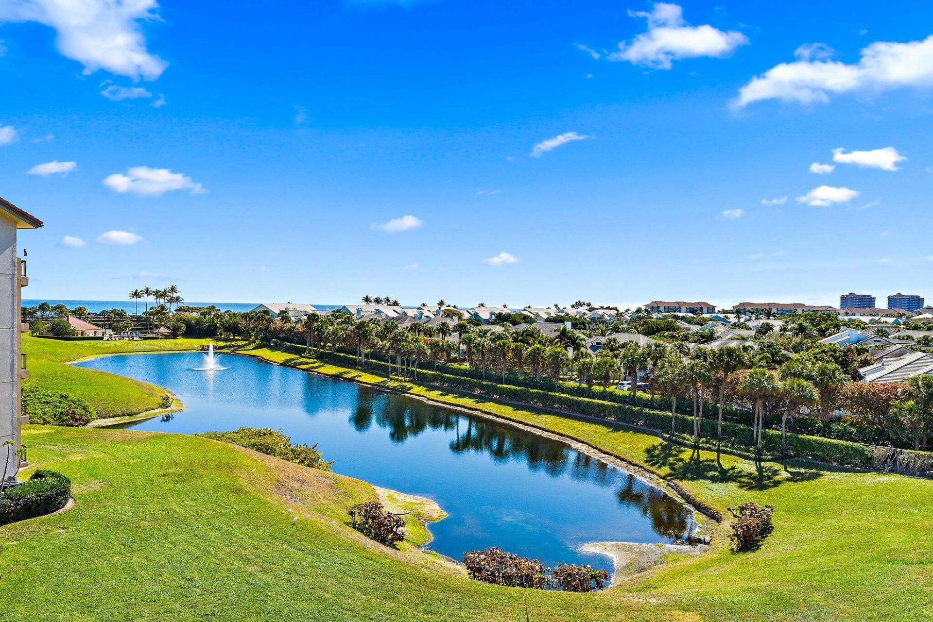 401 Ocean Bluffs Boulevard, Unit 402, Jupiter, FL 33477 Photo